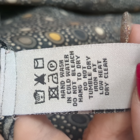 POINT ZERO* by Nicole Benisti satin ruched button front puff sleeve collared top - Picture 10 of 11